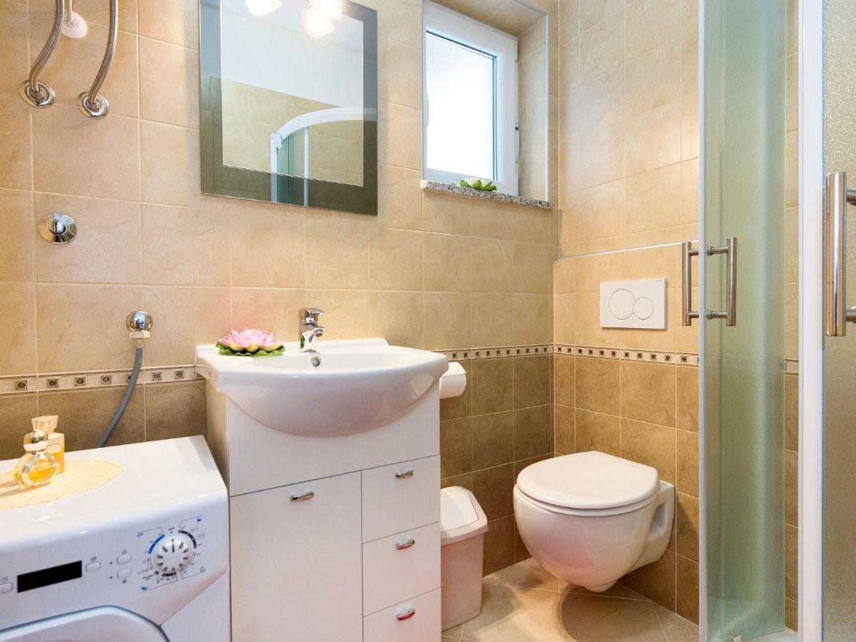 Apartment Andrea - Mod141 By Interhome Мартіна Екстер'єр фото